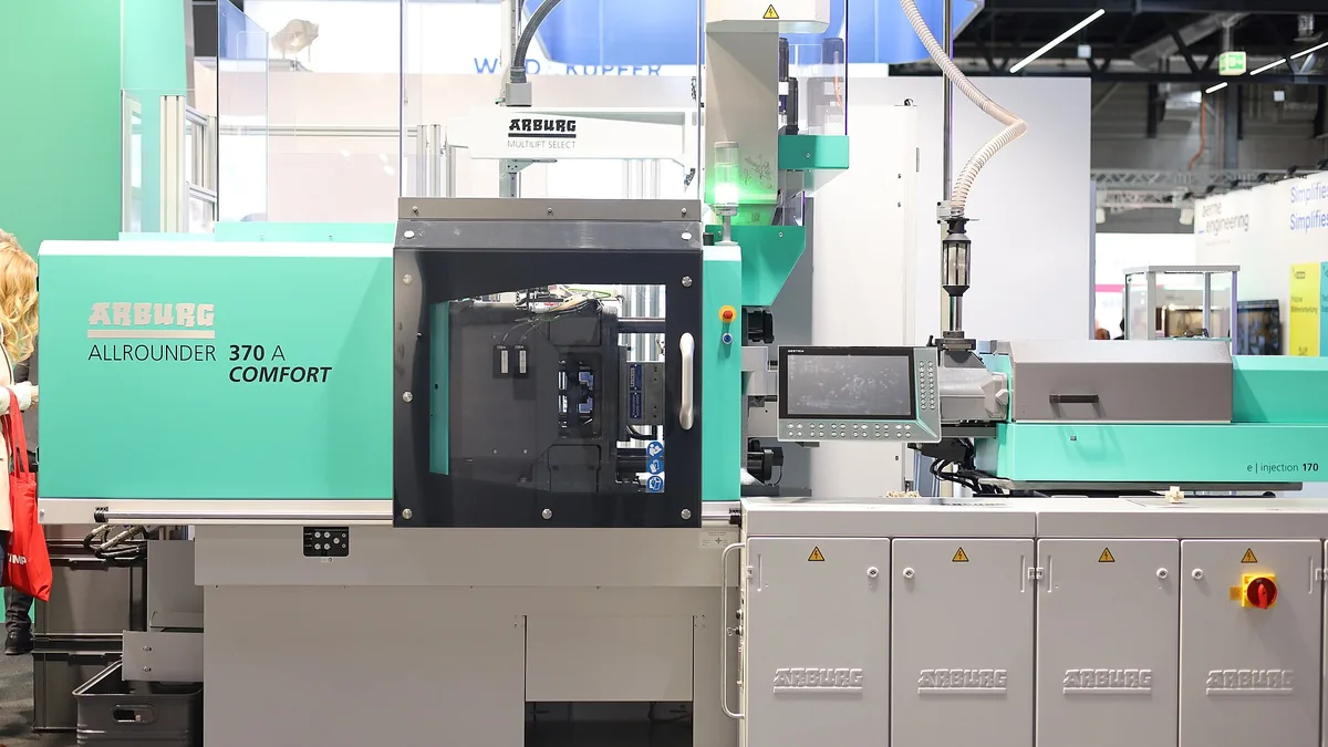 Plastic injection molding machine used for molded polymer parts